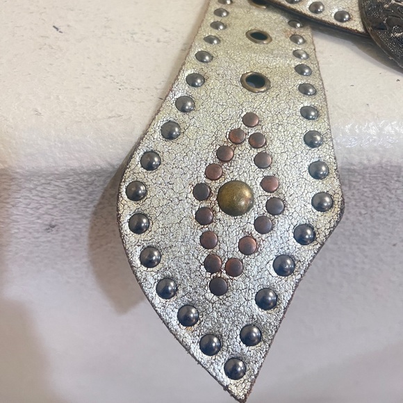 VNTG Supper distressed women silver studded Leather waist Belt rusty Y2K‎ grunge main image 7